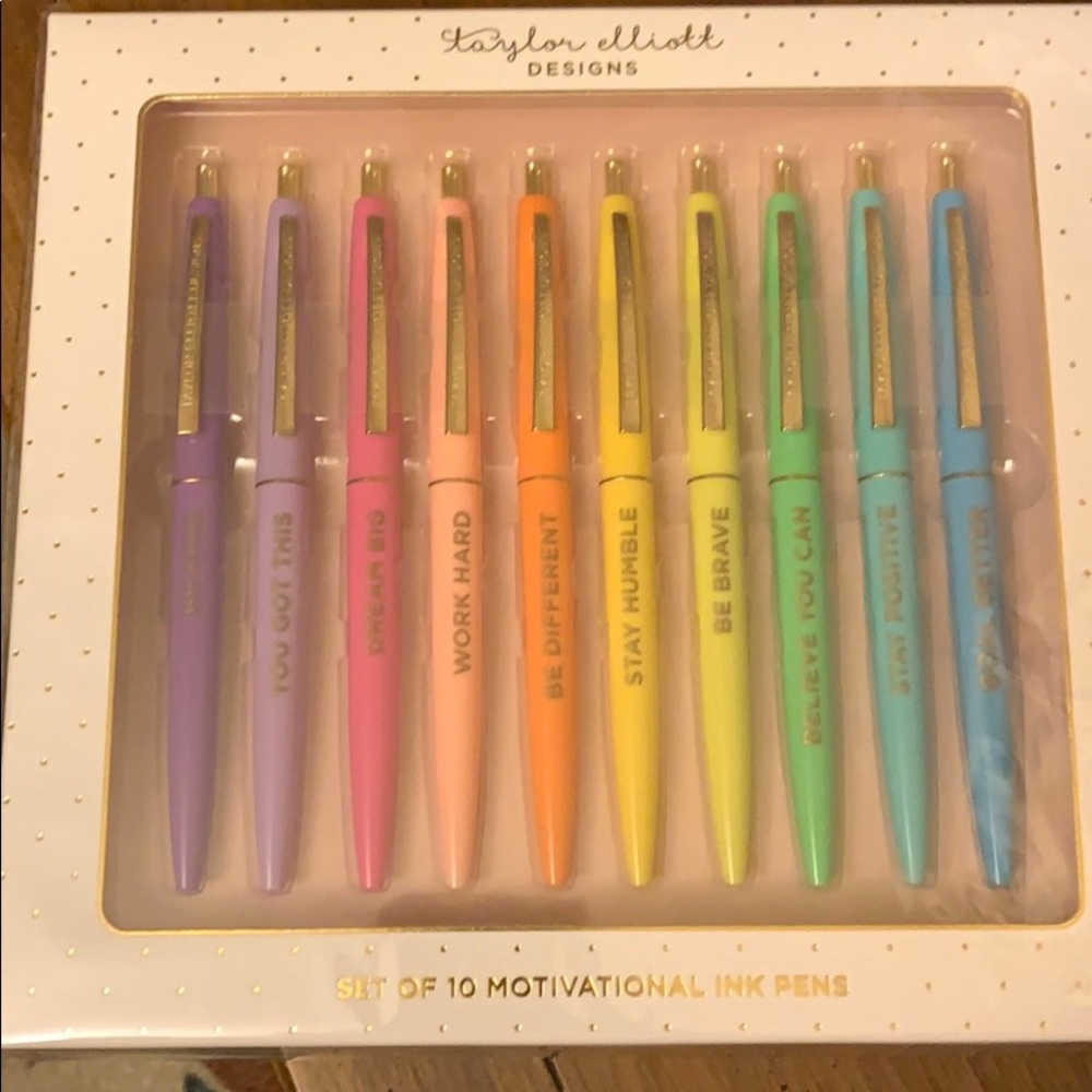 Set of 10 ink pens with motivational sayings!